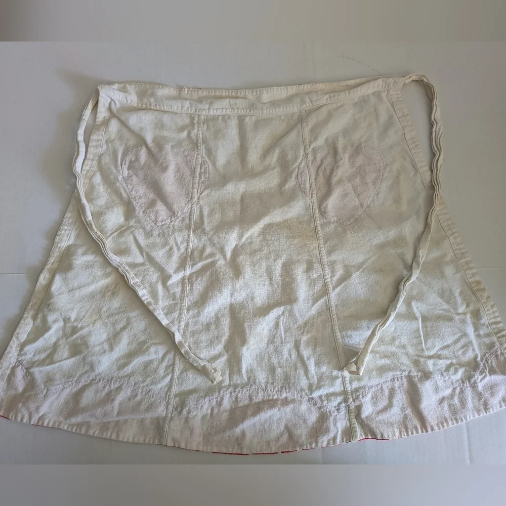 Vintage half apron with pockets
